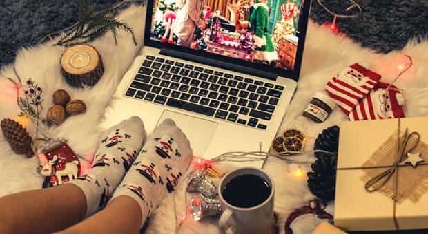 Cosy Festive laptop setting